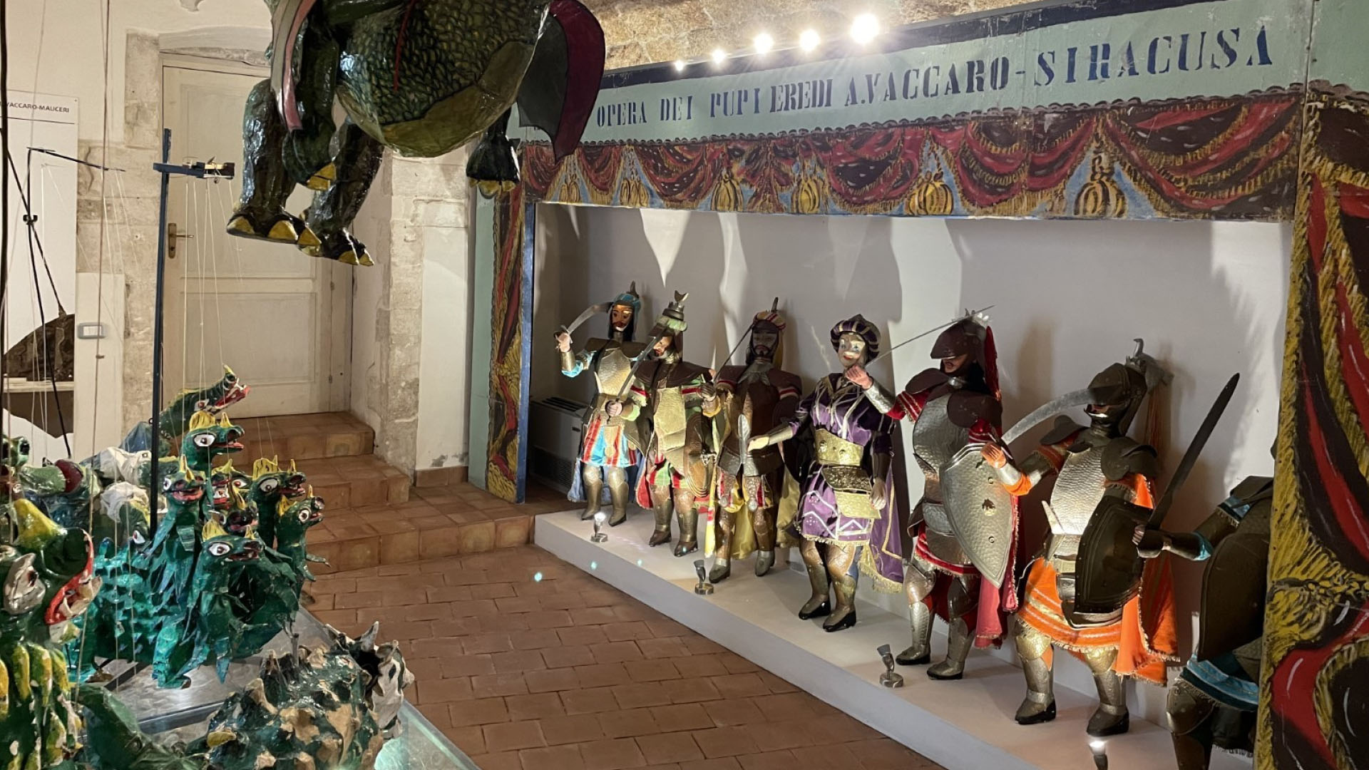 2-tra-legno-e-magia-l'arte-dei-pupi