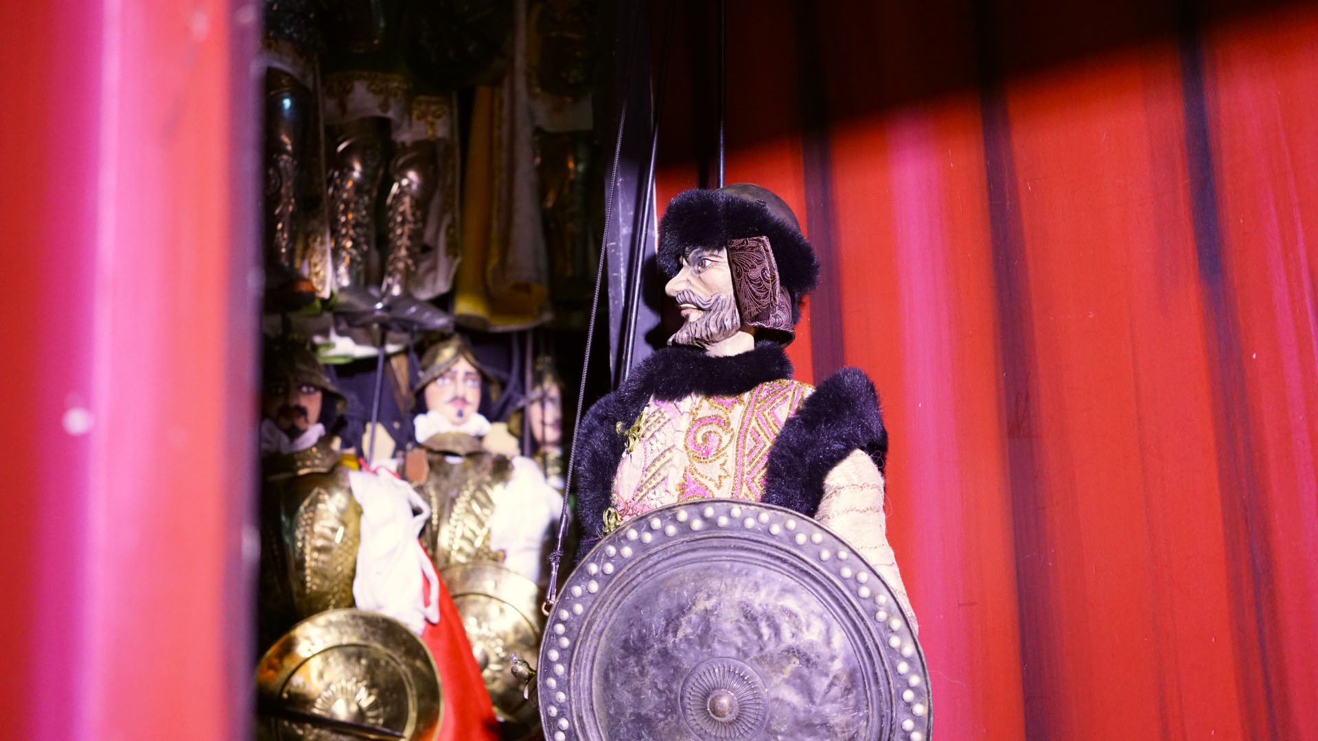 7-tra-legno-e-magia-l'arte-dei-pupi
